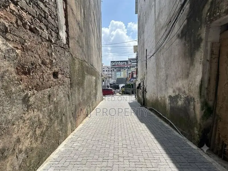 (YC-1145) Valuable Commercial Land Sale in Nugegoda Delkanda