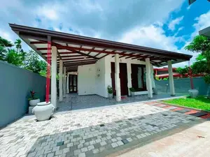 නිදන කාමර 3ක නවීන නිවස විකිණීමට Homagama Dolahena