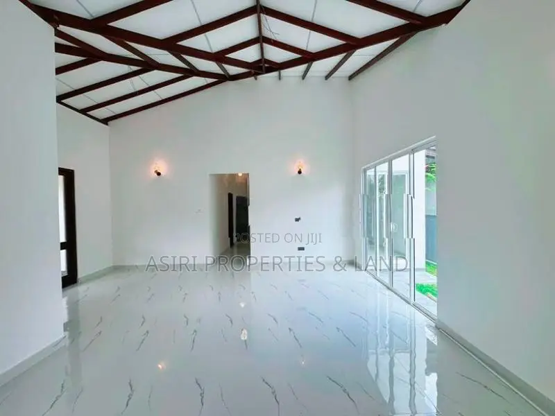 නිදන කාමර 3ක නවීන නිවස විකිණීමට Homagama Dolahena