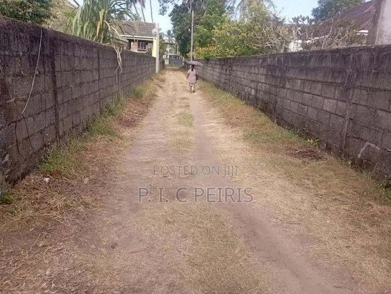 20 Perches Land for Sale in 3rd Kurana, Negombo.Gampaha.