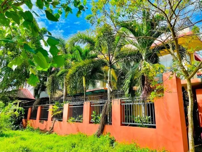 Best Type Box Luxury Designs Solar Powered 5 Br House For Sale Negombo