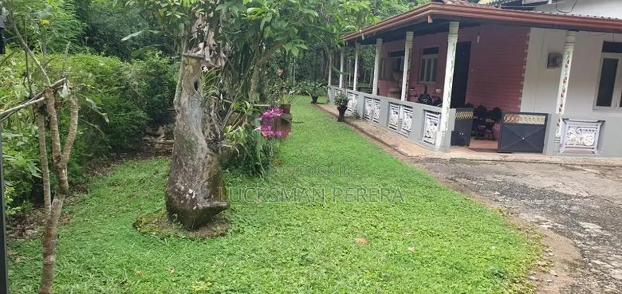 Land with House for Sale Rambukkana