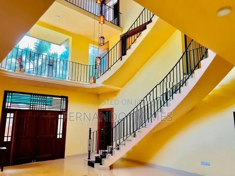 Best Type Box Luxury Designs Solar Powered 5 Br House For Sale Negombo