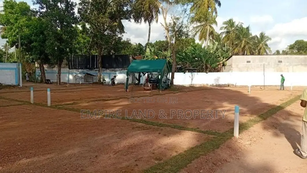 Ekala Ja Ela Valuable land for sale Walking Distance to Minuwangoda Ro