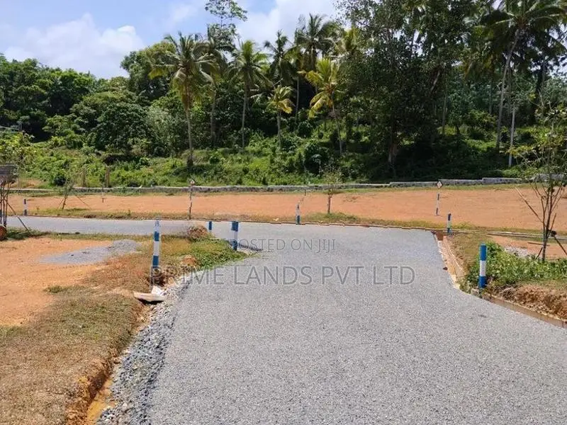 කළුතර නගරය ලගින්ම ඉඩමක් විකිණීමට