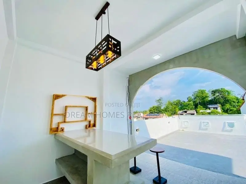 3-Bedroom House for Sale – Athurugiriya