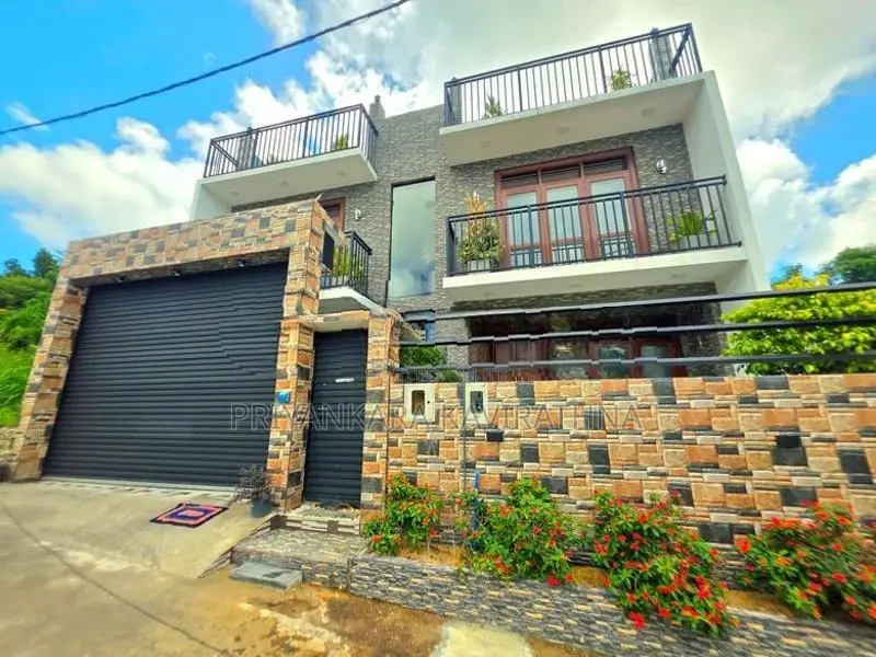Uncommon Luxury House For Sale in Kahatuduwa