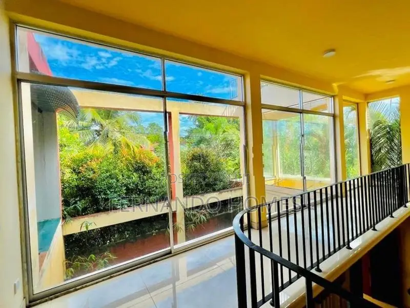 Best Type Box Luxury Designs Solar Powered 5 Br House For Sale Negombo