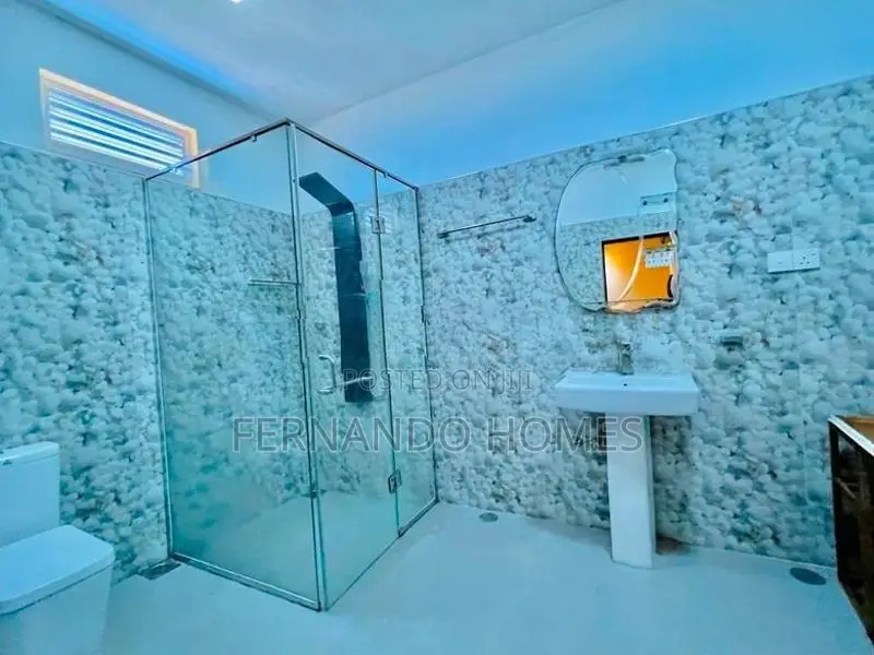 Best Type Box Luxury Designs Solar Powered 5 Br House For Sale Negombo