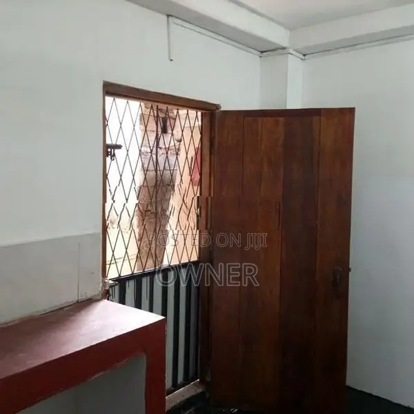 ග්‍රෑන්ඩ්පාස් පෙදෙසින් දෙමහල් නිවසක් විකිණීම සඳහා