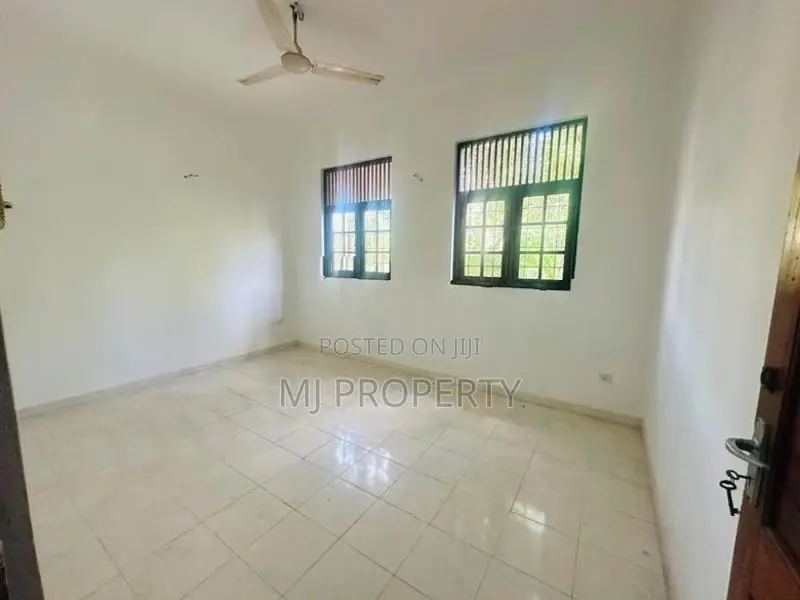 ( YS-1098) Valuable Two Storey House Sale in Pannipitiya