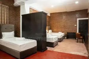Hotel for Rent in Colombo 07(A6543)