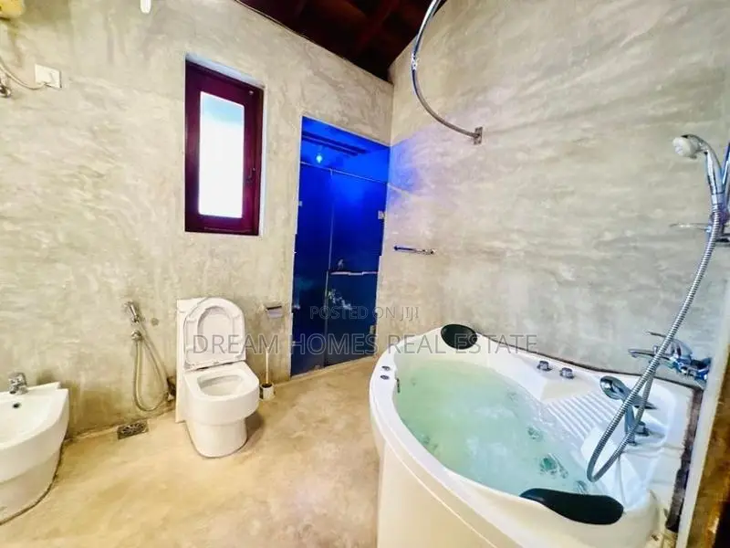Luxury 5 Bedroom House for Sale – Battaramulla