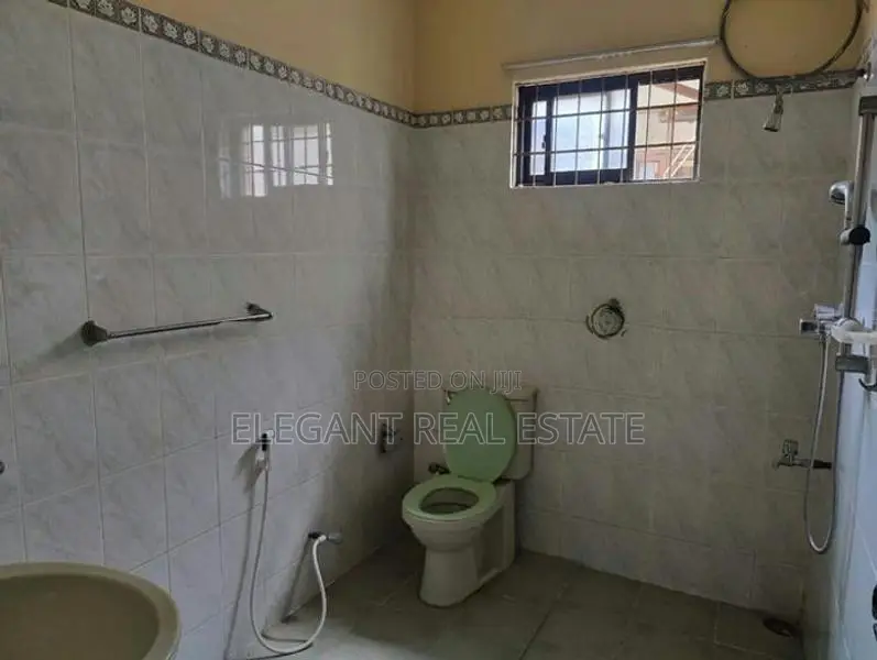 04 Bedroom Unfurnished House for Rent in Colombo 05 (A6546)