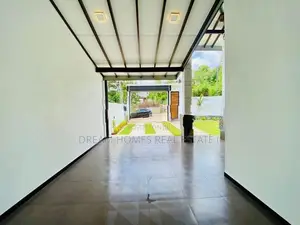 Modern Luxury Home for Sale – Athurugiriya