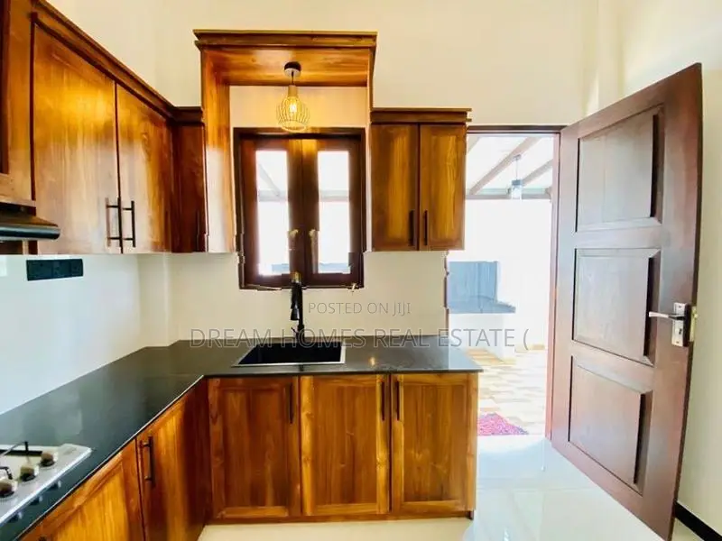 Modern Luxury Home for Sale – Athurugiriya