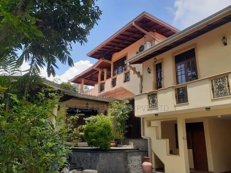 Luxury 4-Bedroom House with Pool for Sale – Kaduwela