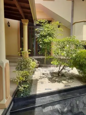 Luxury 4-Bedroom House with Pool for Sale – Kaduwela