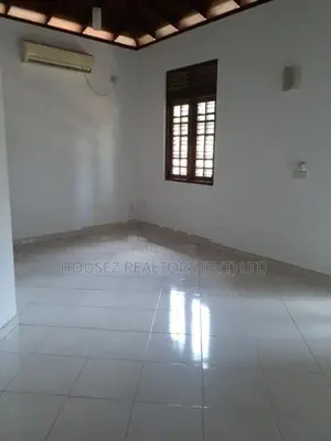 Luxury 4-Bedroom House with Pool for Sale – Kaduwela