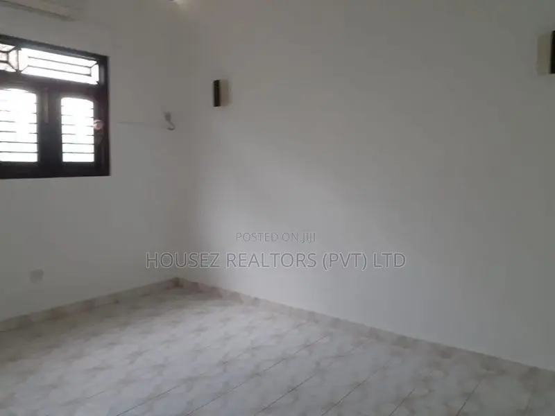 Luxury 4-Bedroom House with Pool for Sale – Kaduwela