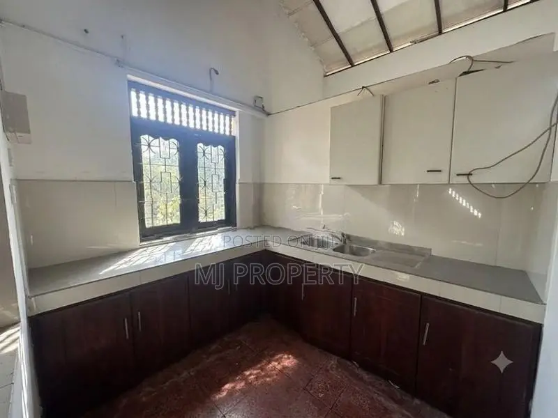 ( YS-1136) Valuable Two Storey House Sale in Kottawa