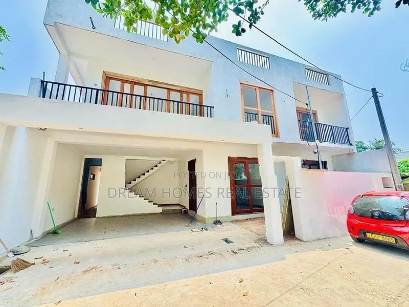 House for Sale in Boralesgamuwa