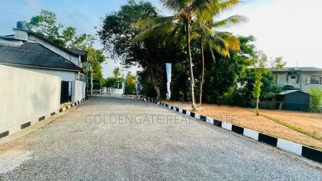 Yakkala නගරයෙන් ඉඩම