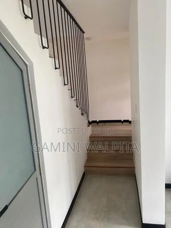 Spacious 4-Bedroom Modern House for Rent – Thalawathugoda