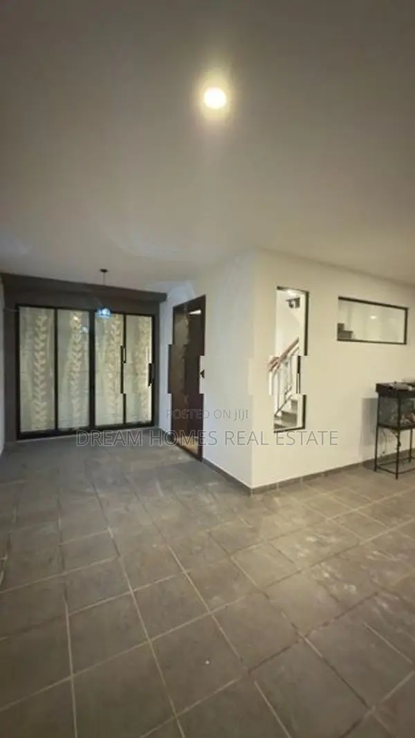 Modern Luxury 2-Story House with Plunge Pool – Moratuwa