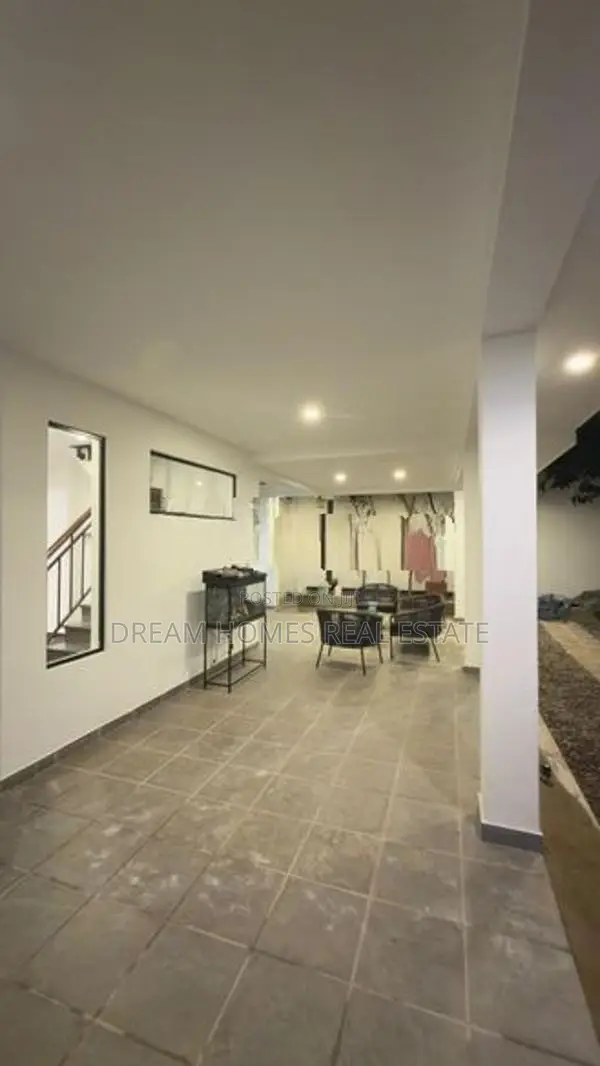 Modern Luxury 2-Story House with Plunge Pool – Moratuwa