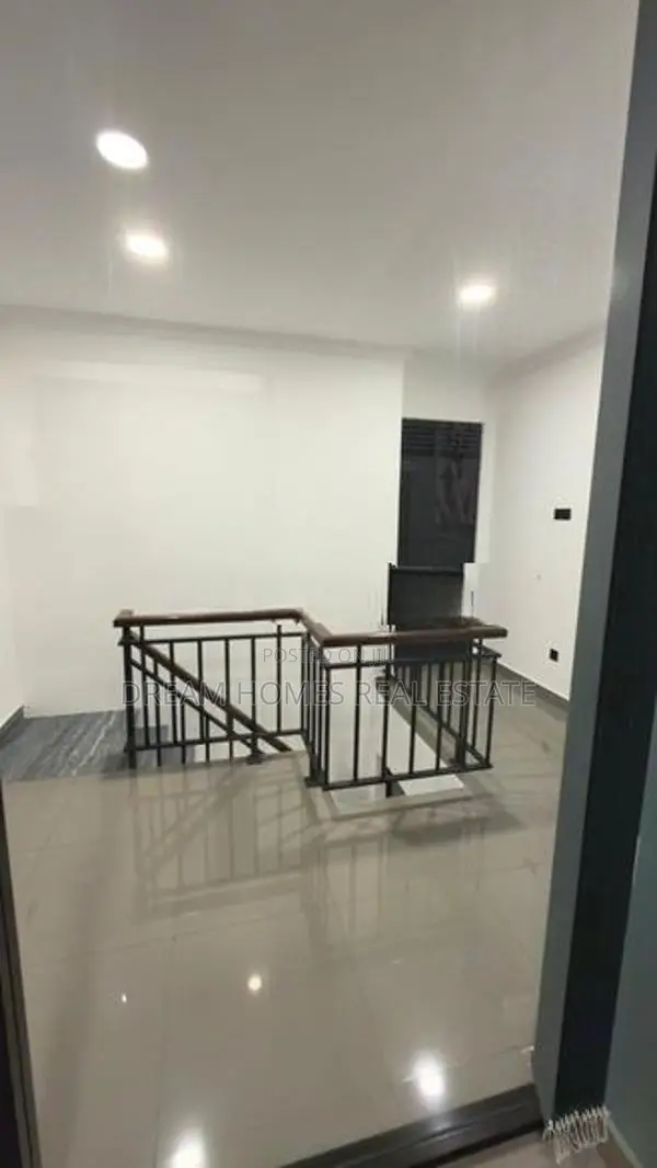 Modern Luxury 2-Story House with Plunge Pool – Moratuwa