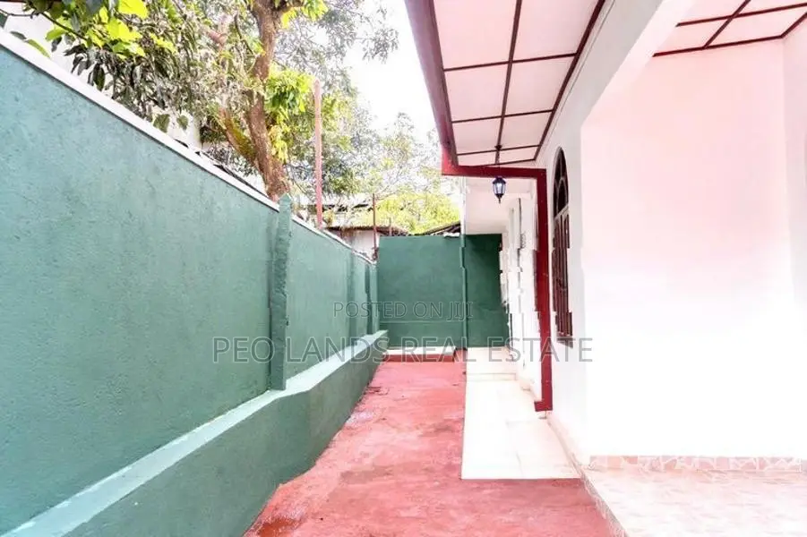 (PH646) Two Storey House for Sale in Navinna Maharagama