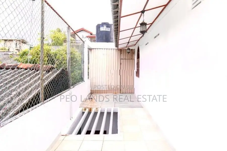 (PH646) Two Storey House for Sale in Navinna Maharagama