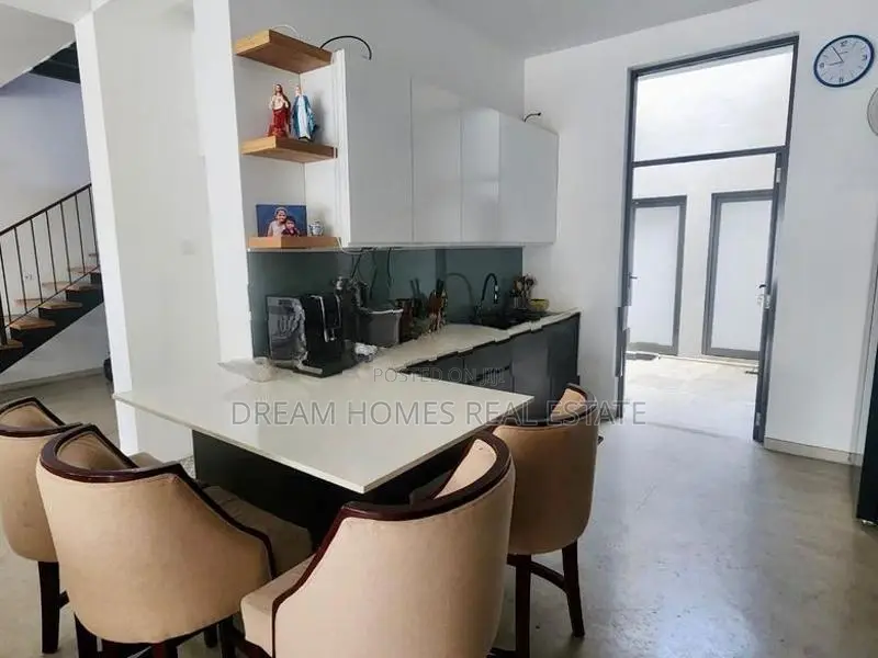 Modern 3-Storey House for Sale – Aththidiya, Dehiwala