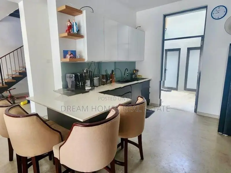 Modern 3-Storey House for Sale – Aththidiya, Dehiwala
