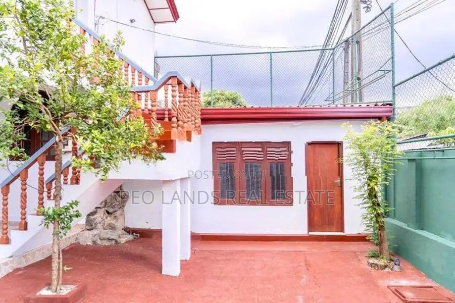 (PH646) Two Storey House for Sale in Navinna Maharagama