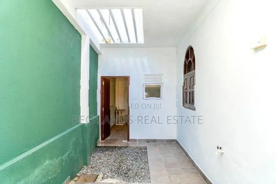 (PH646) Two Storey House for Sale in Navinna Maharagama
