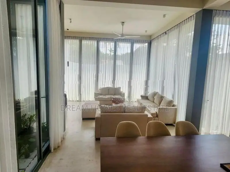 Modern 3-Storey House for Sale – Aththidiya, Dehiwala