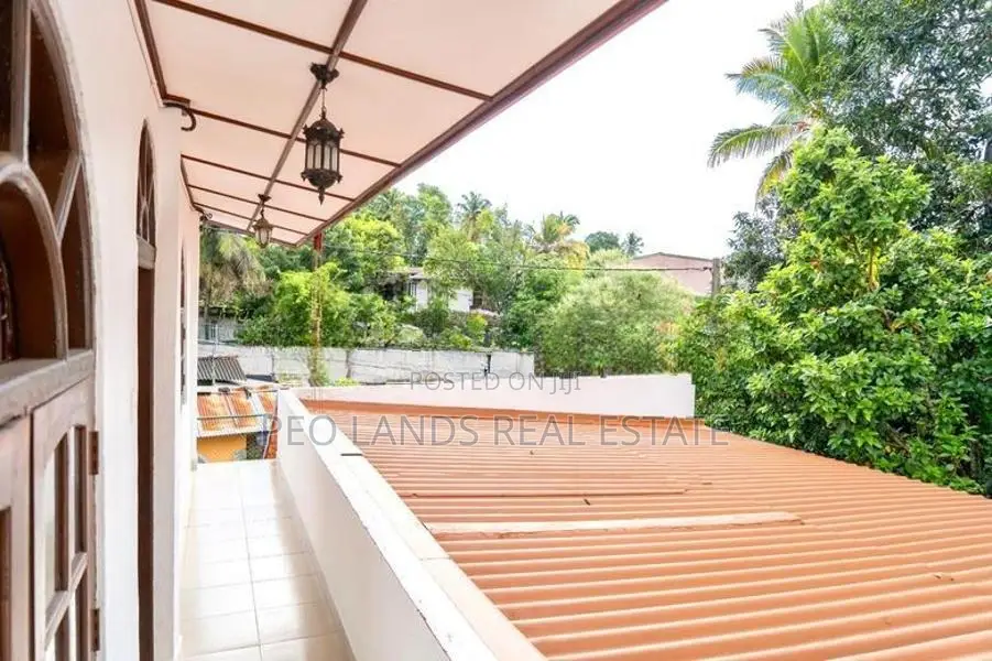 (PH646) Two Storey House for Sale in Navinna Maharagama