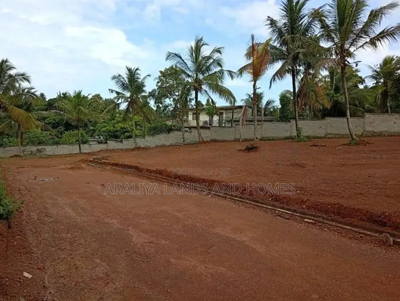 Land For sale in Kahathuduwa - Polgasowita