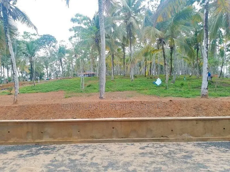 අහ‍ංගම සංචාරක කලාපයෙන් බිම් කොටස්