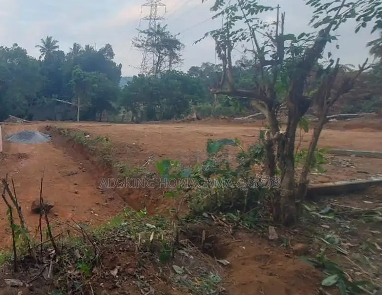 Land For Sale in Kosgama