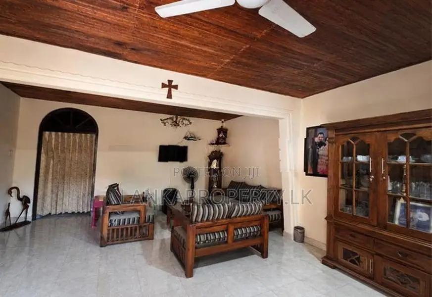 House for Sale in St. Anthony’s Rd, Kanuwana, Ja-Ela.
