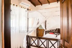 04 Bedroom Furnished Villa For Sale in Mirissa (A6554)