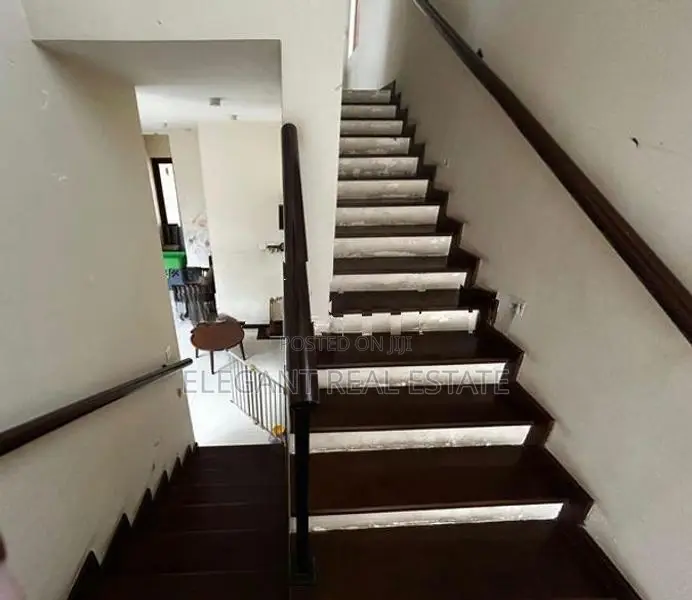 04 Bedroom Unfurnished House For Sale in Nugegoda (A6549)