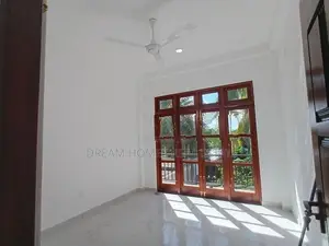5 Bedroom House for Sale in Makandana – Piliyandala