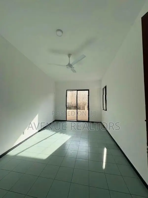 4-Storey House for Rent in Dehiwala–Mount Lavinia (HS4893)