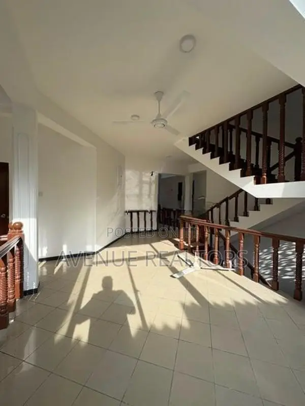 4-Storey House for Rent in Dehiwala–Mount Lavinia (HS4893)