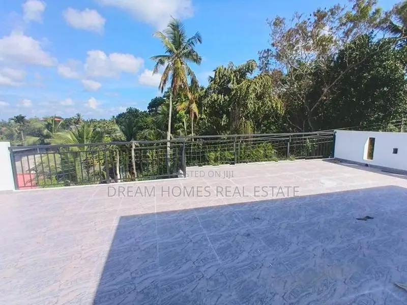 5 Bedroom House for Sale in Makandana – Piliyandala