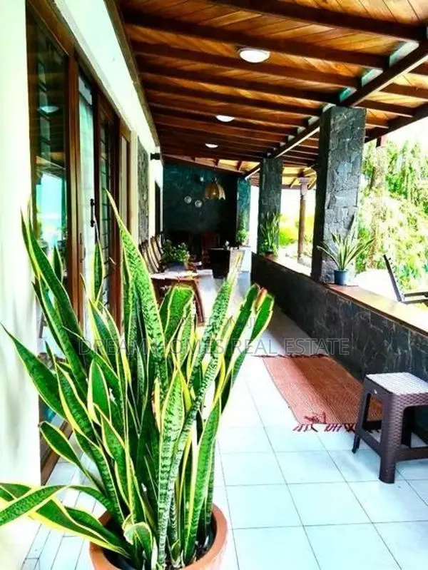5-Bedroom Luxury House – Moratuwa